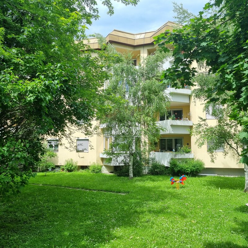 Well-kept residential building with green grounds – 2-room apartment, short-term rental & temporary housing for 1 to 6 months in Villach