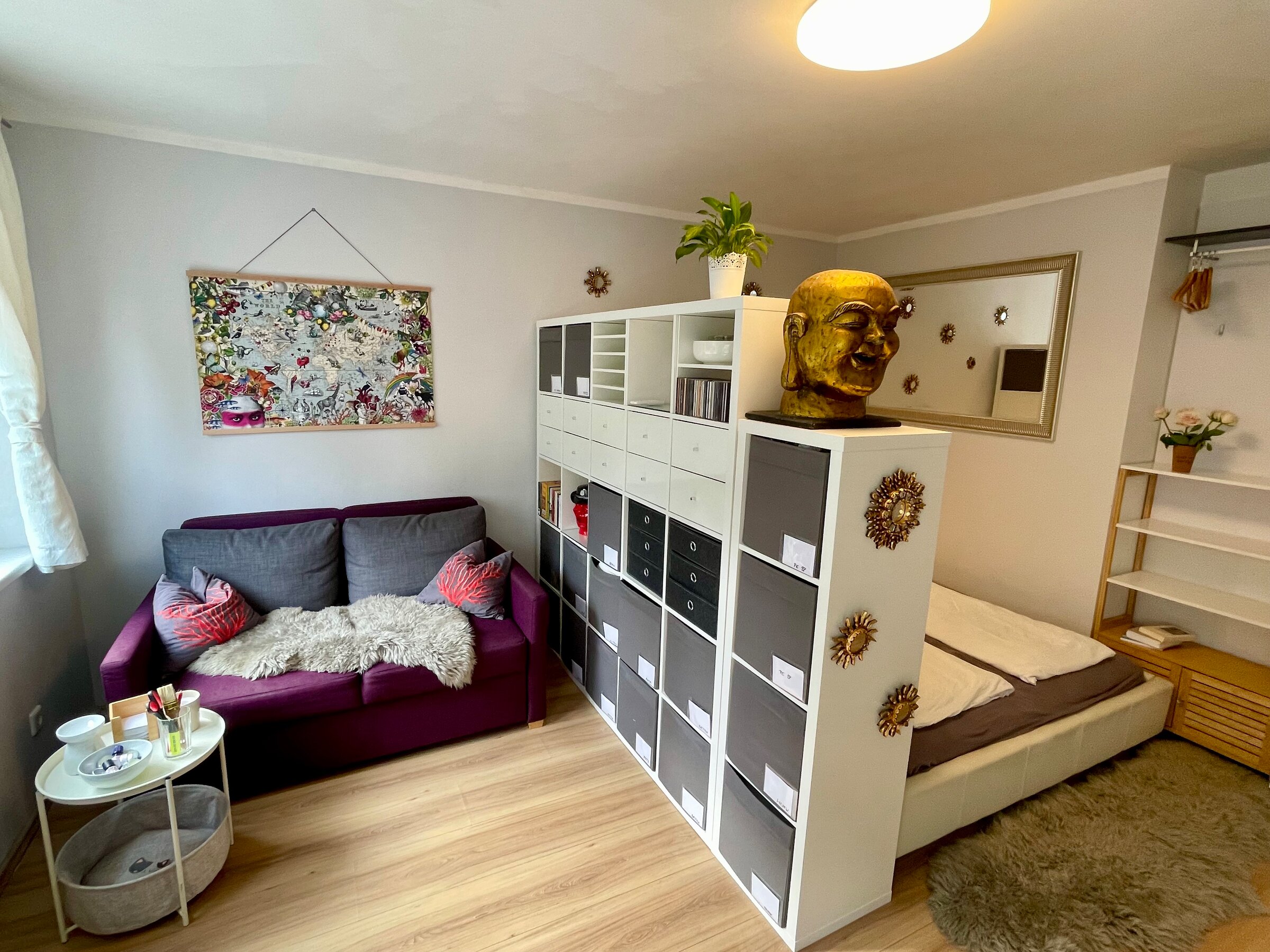 Möbliertes 1-Zimmer Apartment mit stilvollem Raumteiler – Kurzzeitmiete & Wohnen auf Zeit in Wien, 1 bis 6 Monate