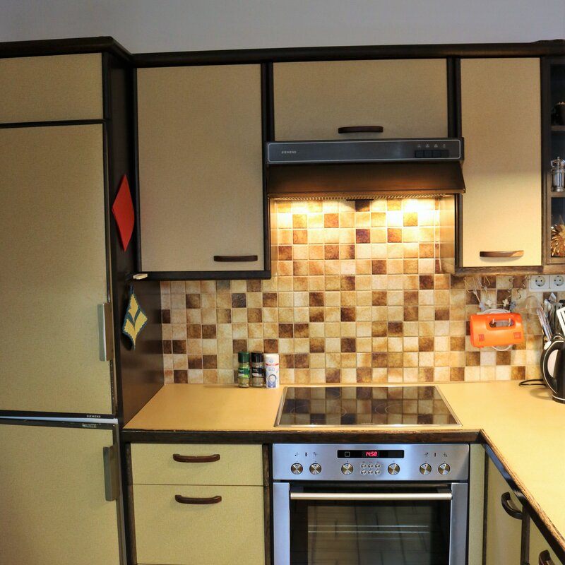 Kühlschrank , Tiefkühlschrank , Herd und Ceranfeld