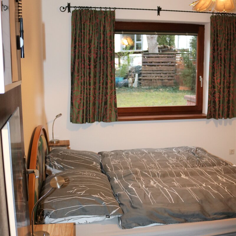 Schlafzimmer 1