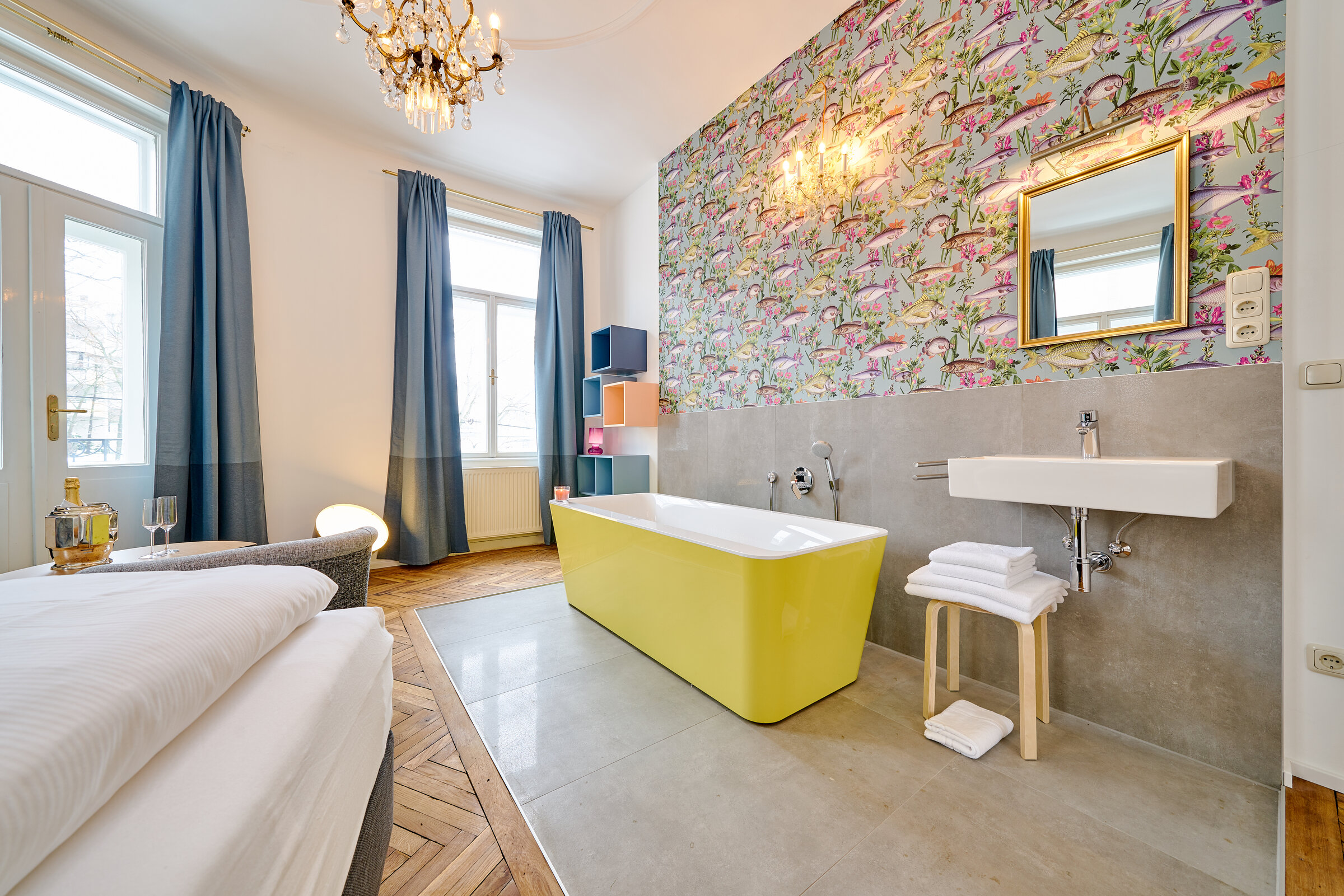 Sleeping Room SUBMARINE