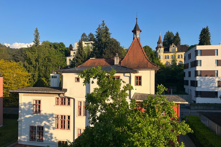 Historic building with tower and green surroundings – 1-room apartment for short-term rental in Bregenz, temporary housing 1 to 6 months