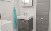 mit Dusche, Waschmaschine, Handtücher
