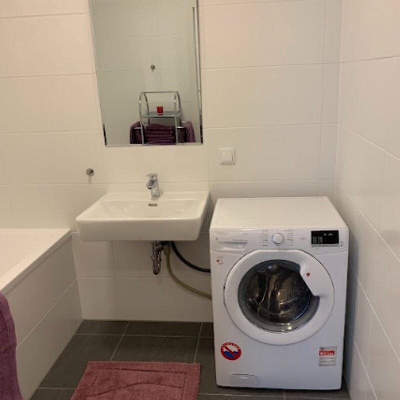 Badezimmer mit Waschmaschine | © Kreuzer