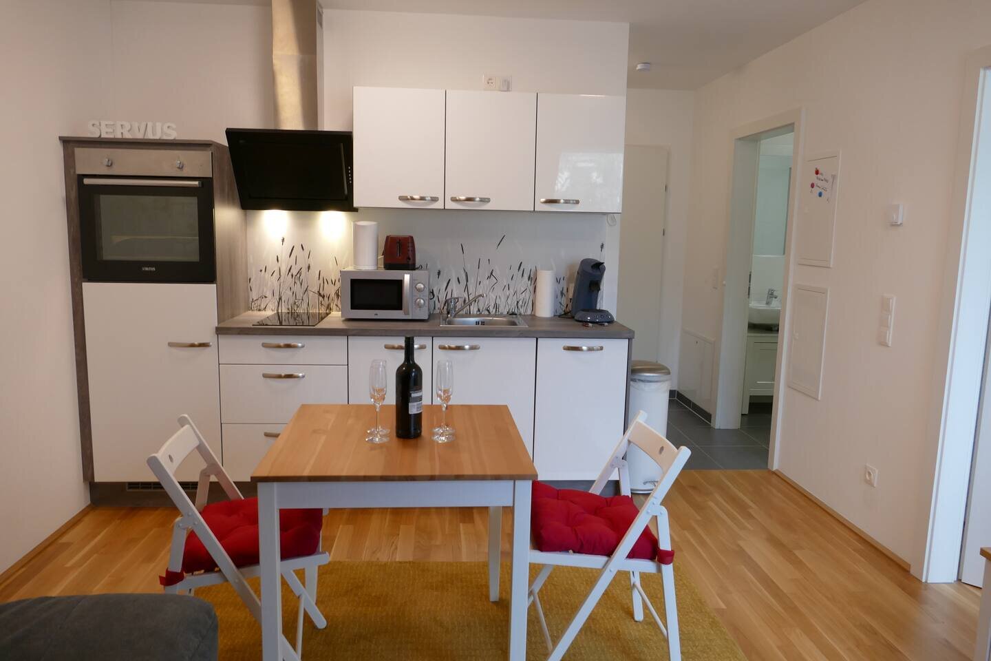 Küche m. Backofen, Herd, Geschirrspüler