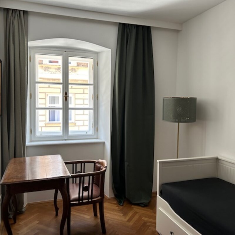 2. Schlafzimmer / Arbeitszimmer