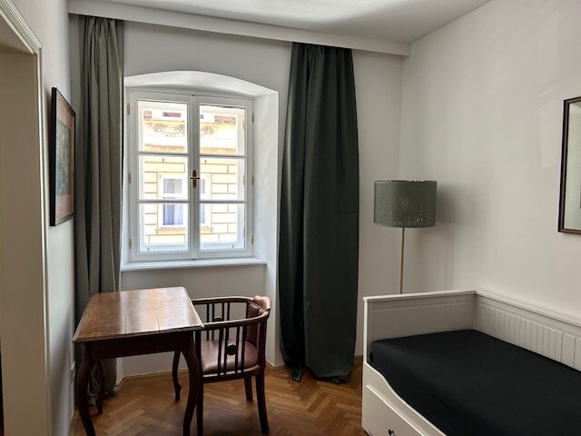 2. Schlafzimmer / Arbeitszimmer