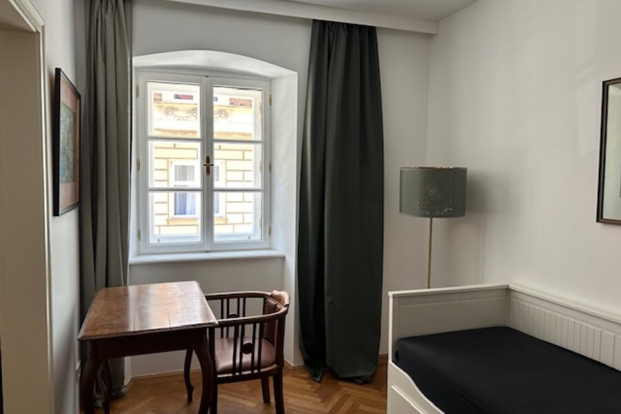 2. Schlafzimmer / Arbeitszimmer