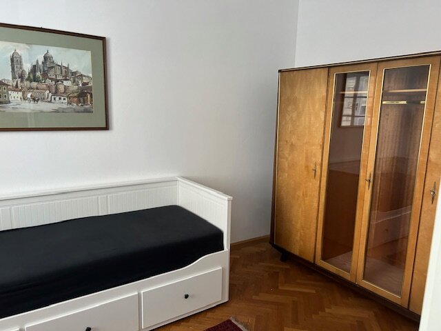 2. Schlafzimmer / Arbeitszimmer