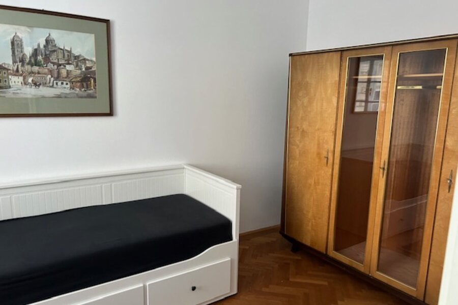 2. Schlafzimmer / Arbeitszimmer