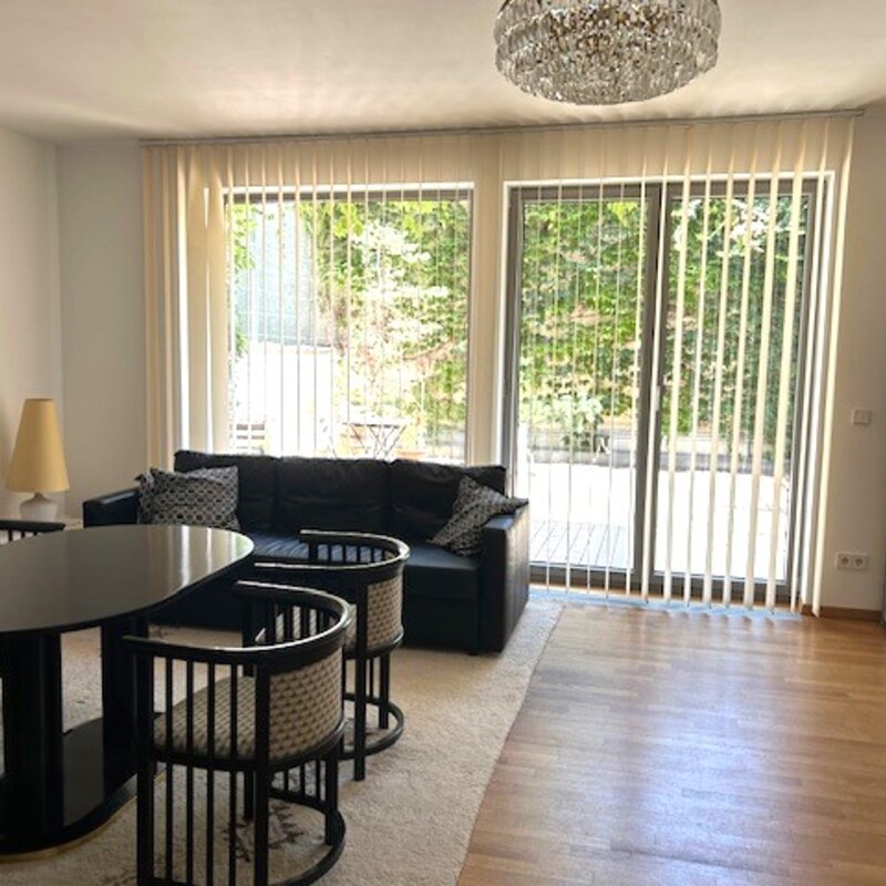 Wohnküche mit Blick auf die Terrasse