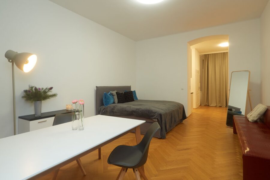 Schlafzimmer/Wohnraum