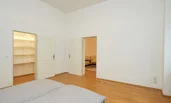 Schlafzimmer Nummer 2 mit großer Garderobe
