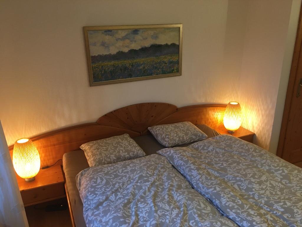 Solid wood furniture with high-quality Tempur mattresses