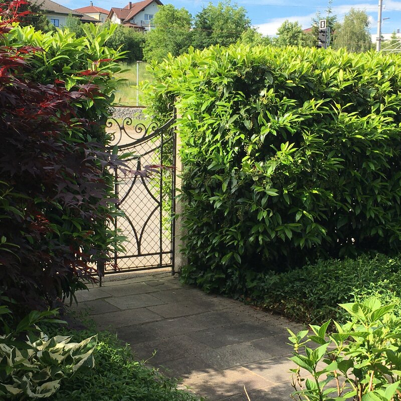 Entrance gate