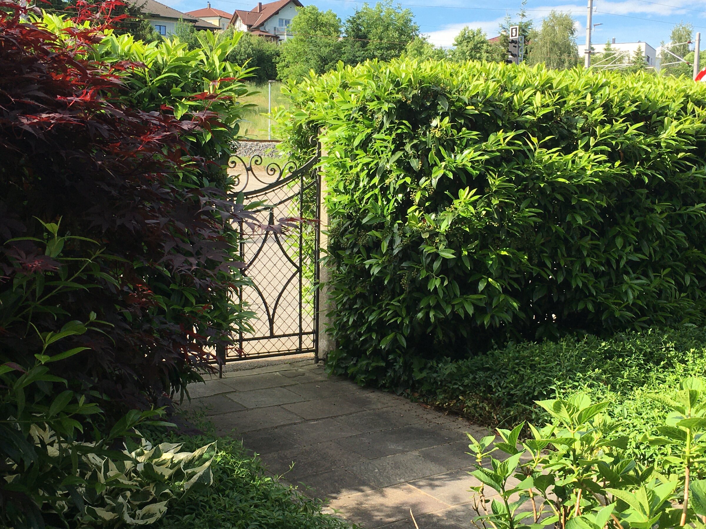 Entrance gate