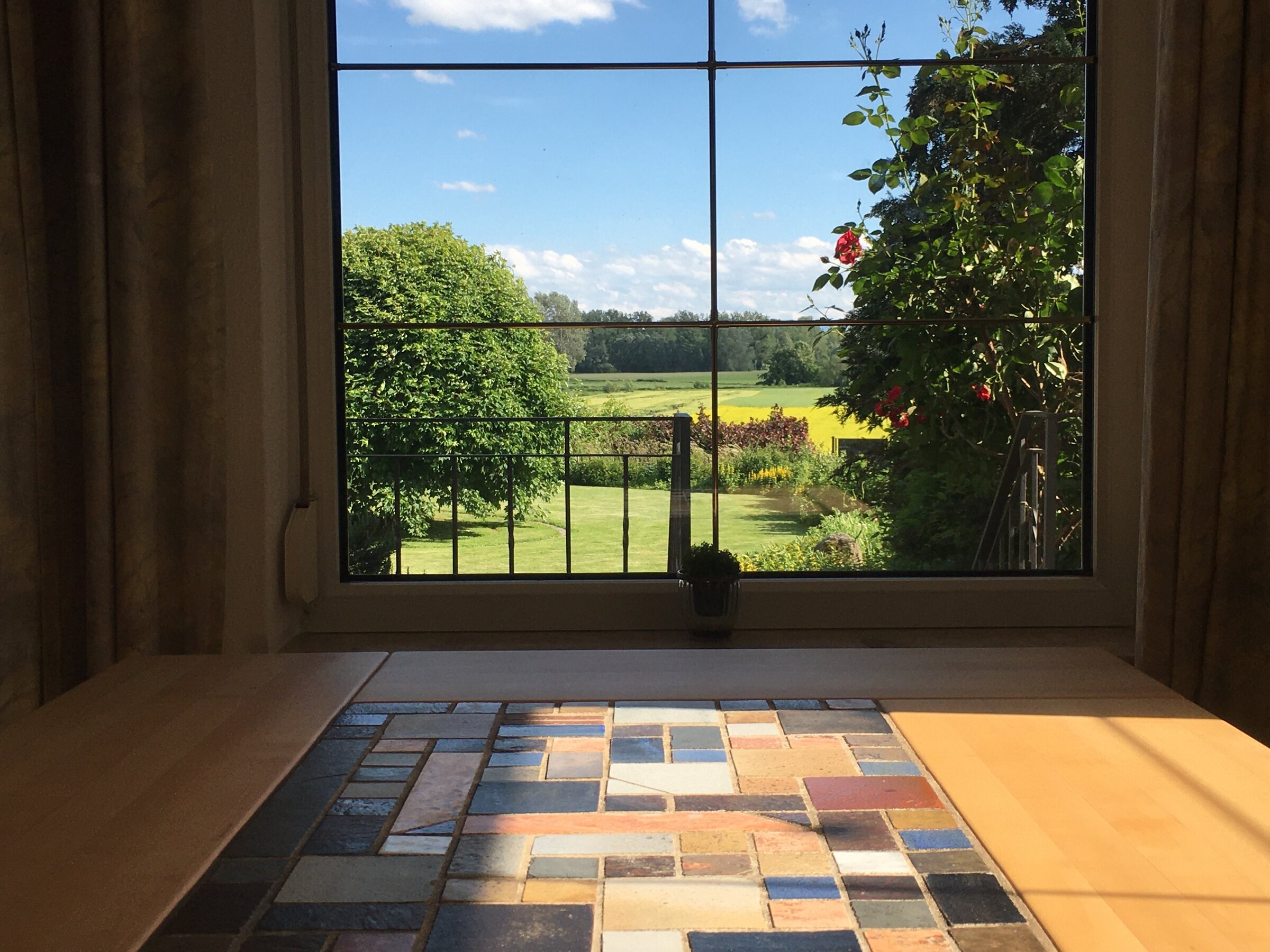 Dining table with a view of the garden