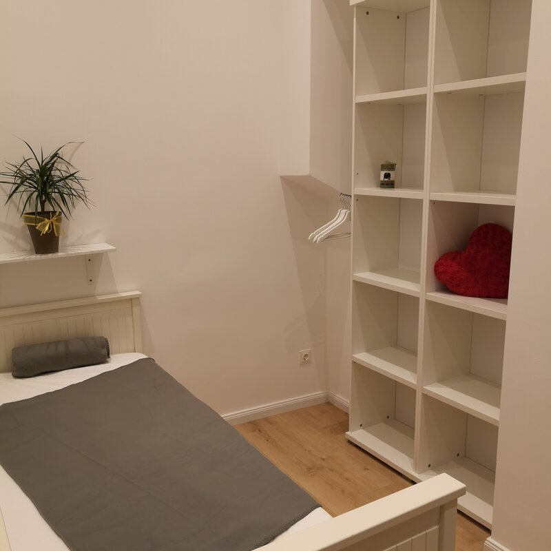 Schlaf- bzw. Arbeitszimmer (nicht verschließbar)