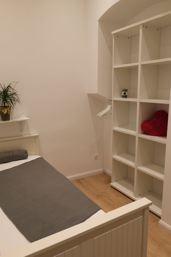 Schlaf- bzw. Arbeitszimmer (nicht verschließbar)