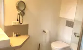 Badezimmer zu Schlafzimmer 2 | © Prisca Engelkes