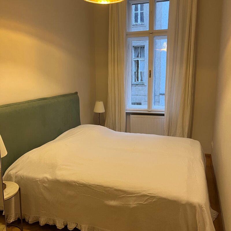 Schlafzimmer 1