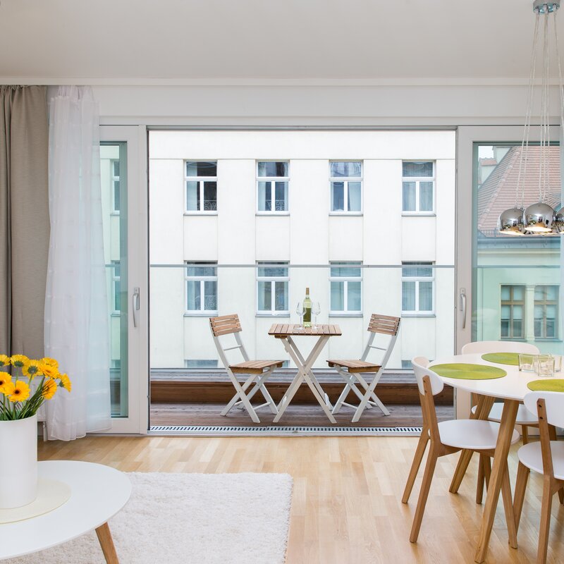 Wohnzimmer / Balkon