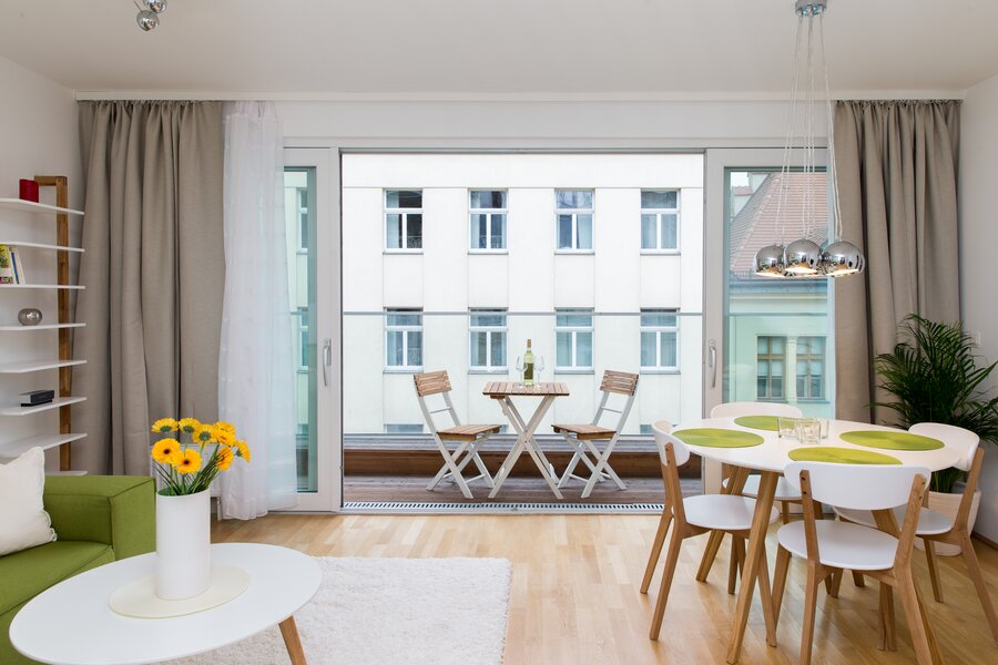 Wohnzimmer / Balkon