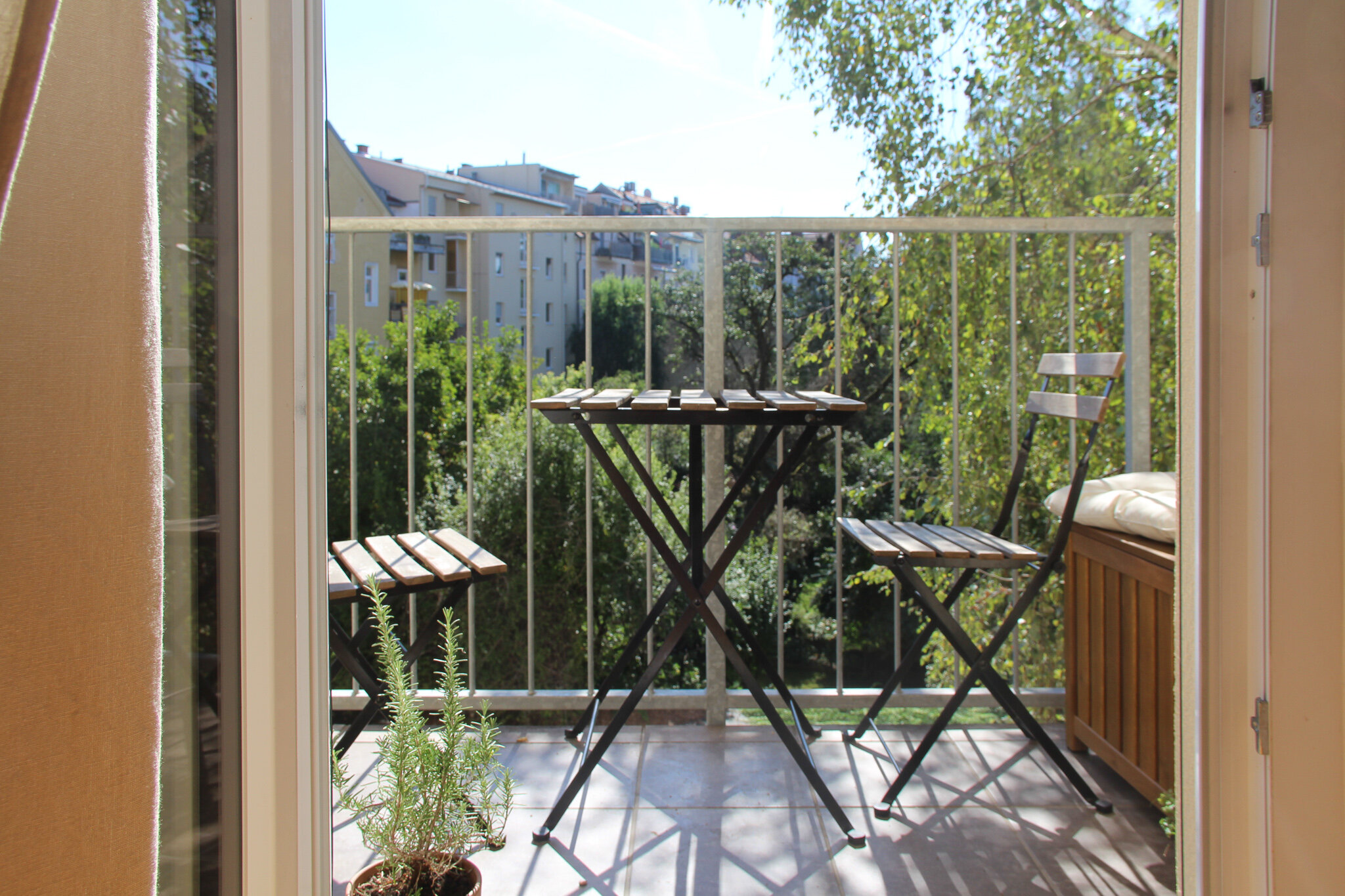 Balkon mit Kaffeetisch | © ©laurabell
