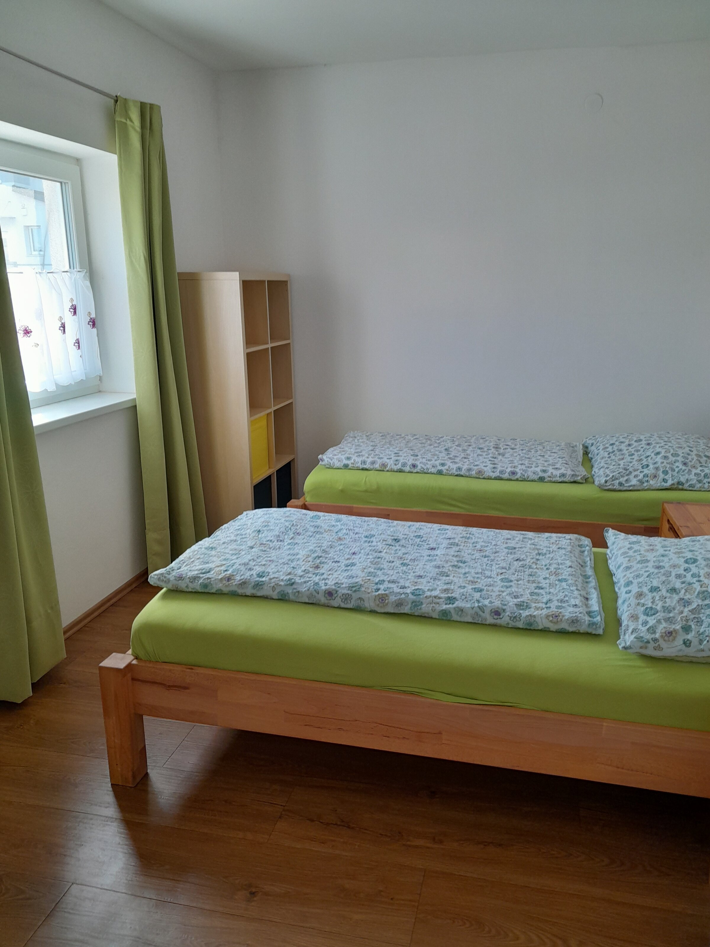 Schlafzimmer 1