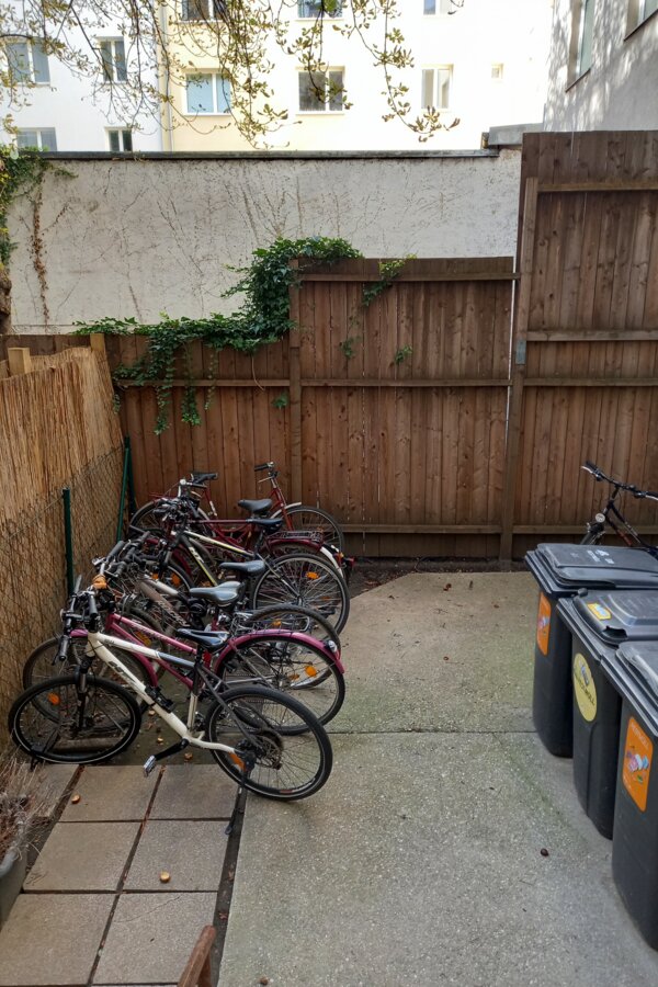Fahrrad-Abstellplatz im Innenhof