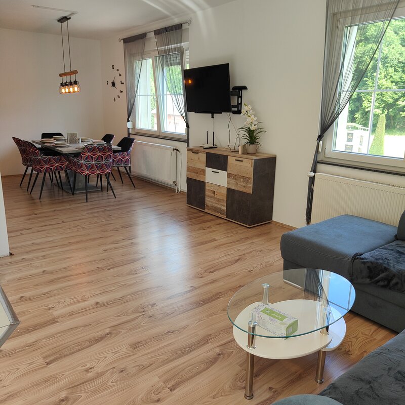 Dining area for up to 6 people, extendable sofa | © Andrea Sommer