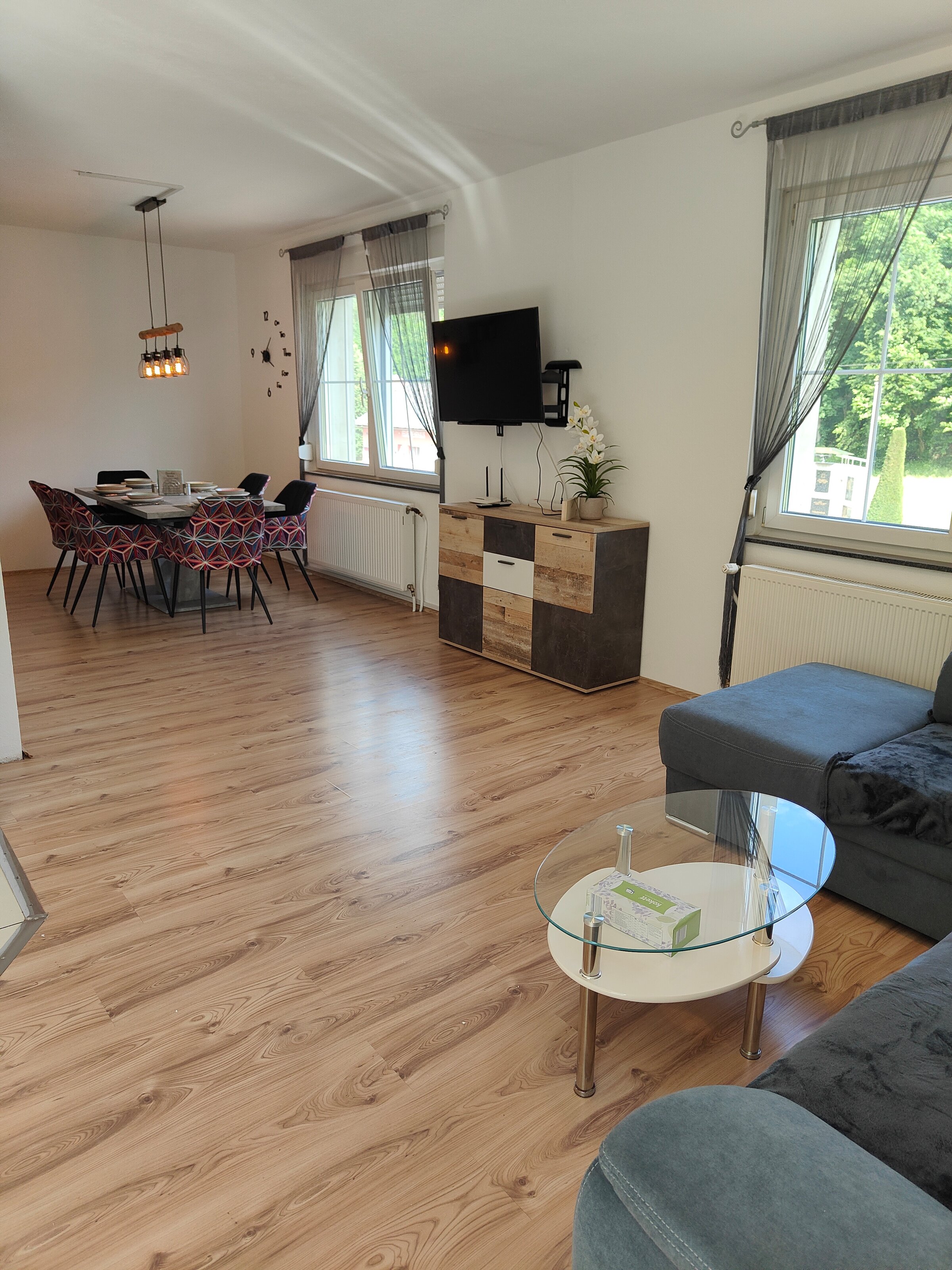 Dining area for up to 6 people, extendable sofa | © Andrea Sommer