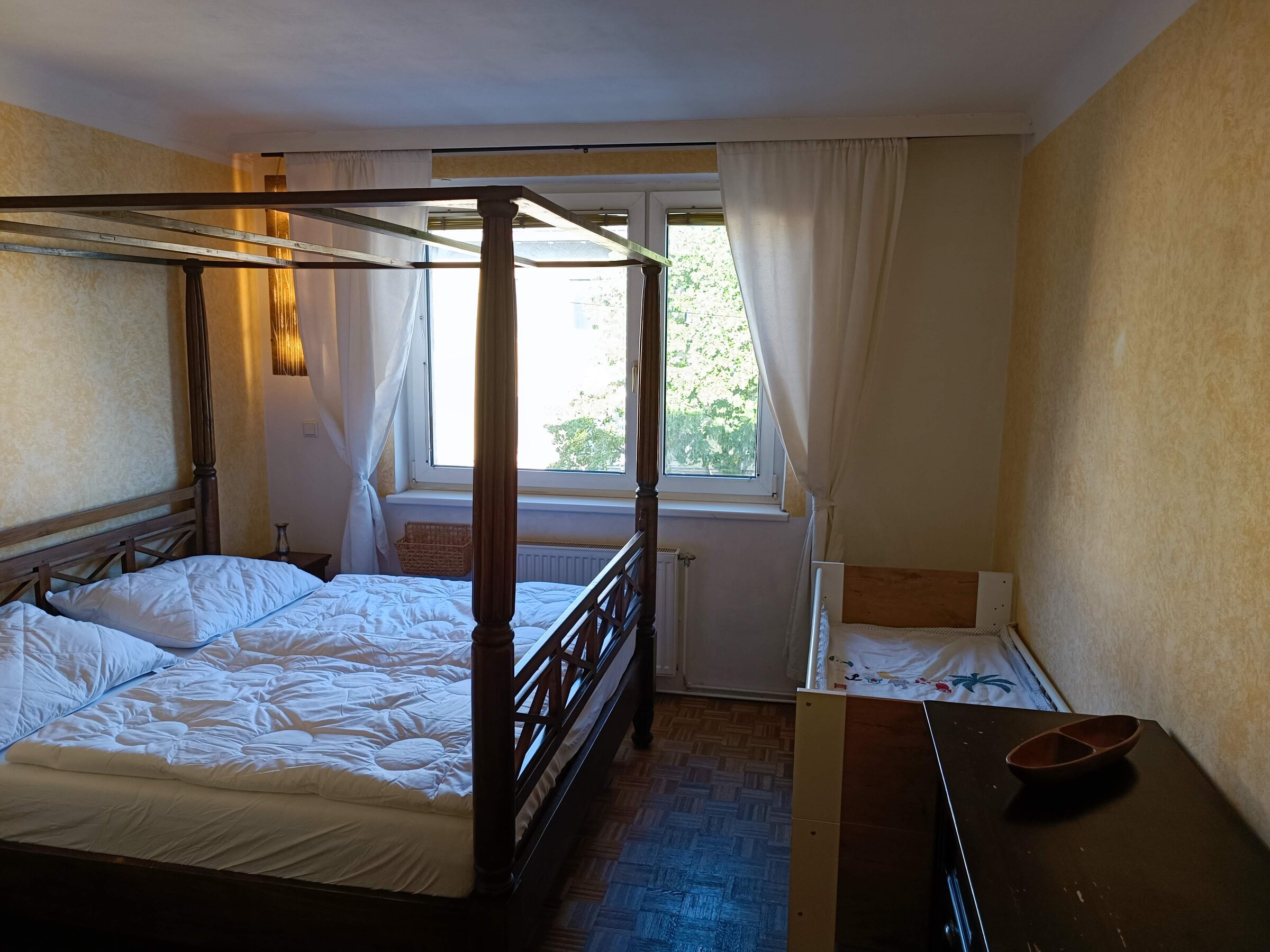 Schlafzimmer - Blick Richtung Fenster  | © Stefan Baloh 