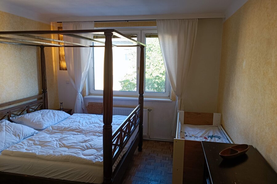 Schlafzimmer - Blick Richtung Fenster  | © Stefan Baloh 