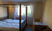 Schlafzimmer - Blick Richtung Fenster  | © Stefan Baloh 