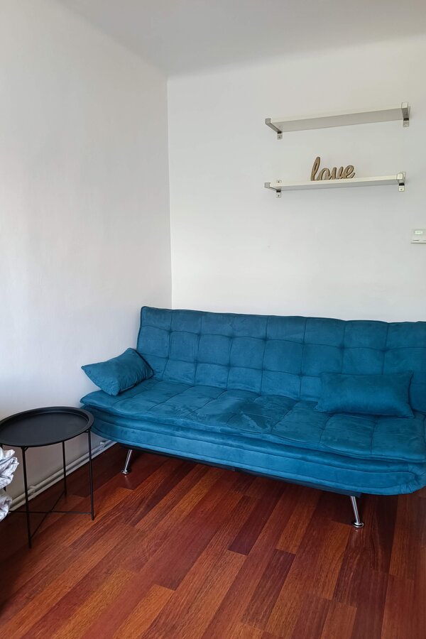 Arbeitszimmer / ausziehbare Schlafcouch  | © Stefan Baloh 