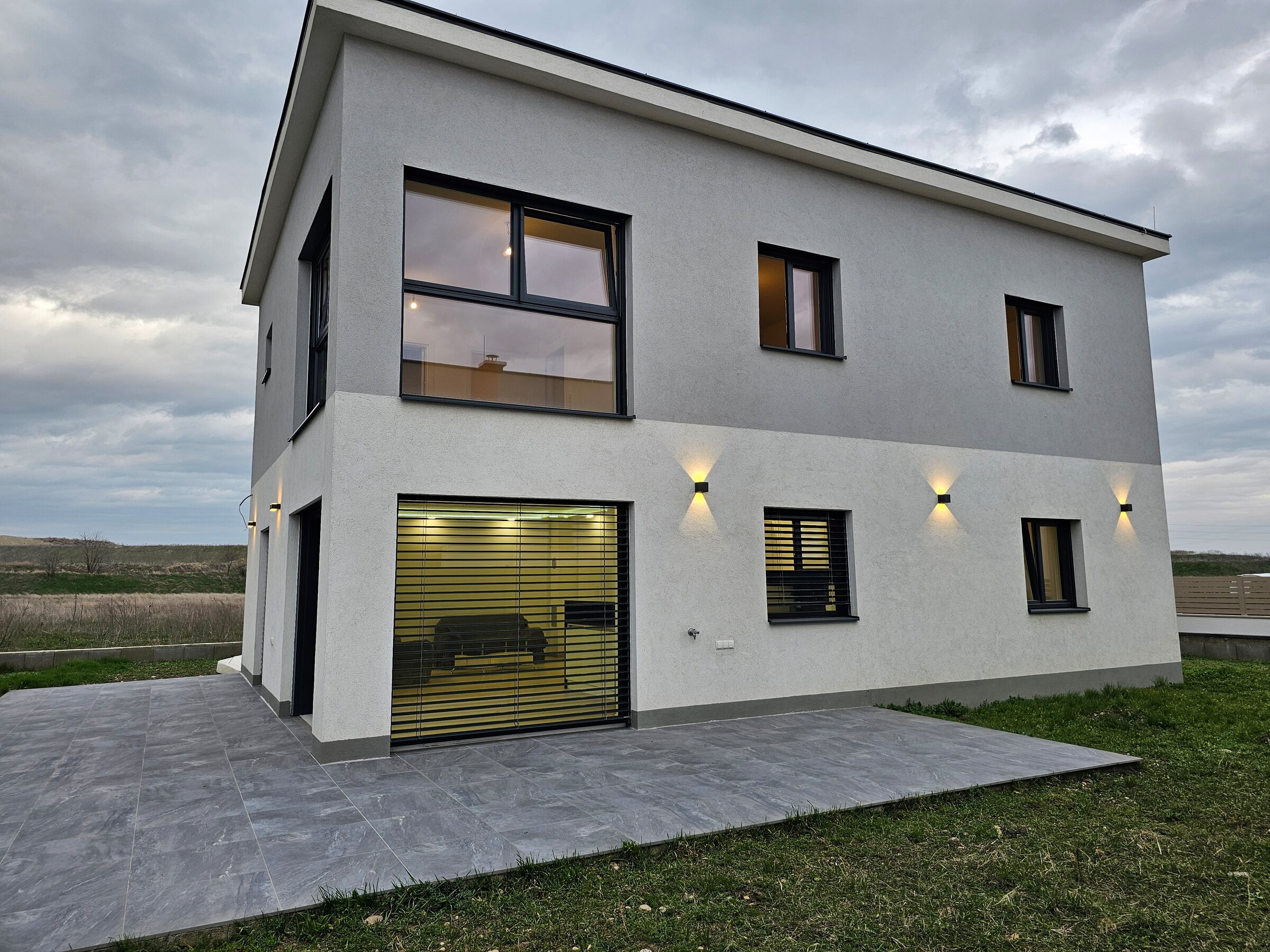 Modern detached house with terrace – short-term rental & temporary housing for 1 to 6 months in Untersiebenbrunn