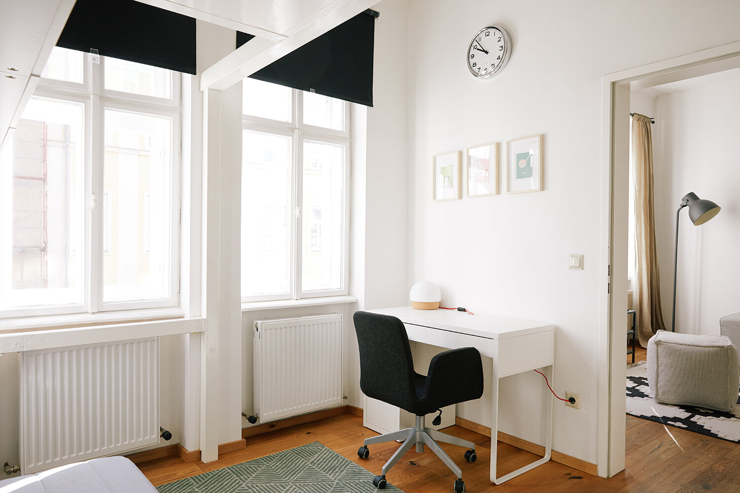 There is a bunk bed for one person 120x200 and pull out sofa 140x200. There is also a dedicated working space.