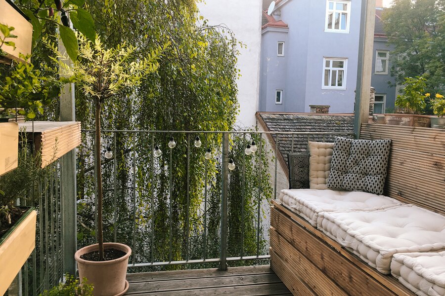Balcony faces west.