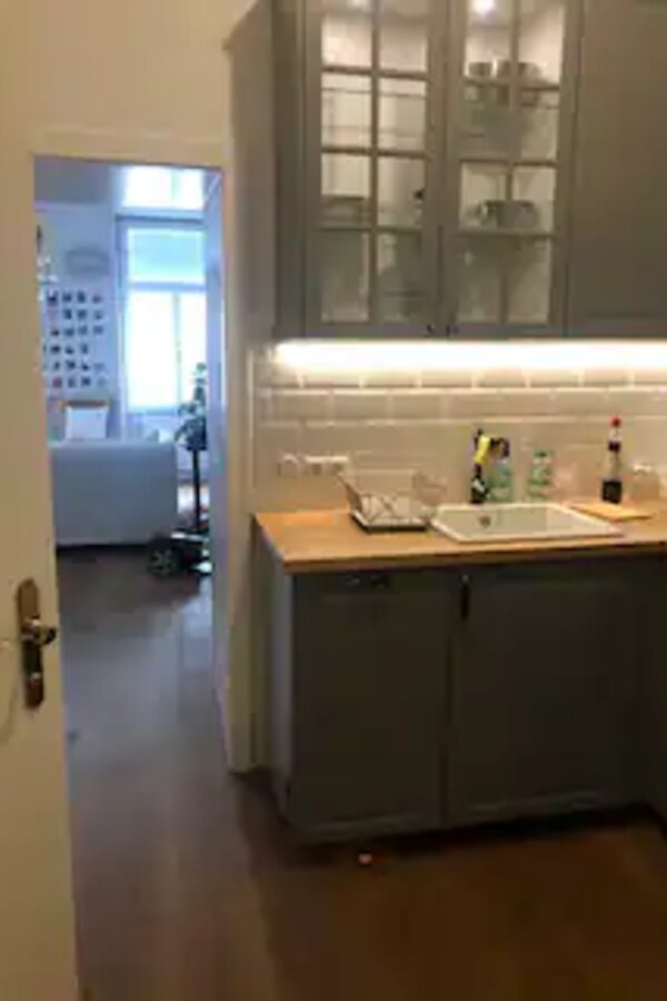 Die Küche ist neu und sehr praktisch. Alle Untensilien sind da.