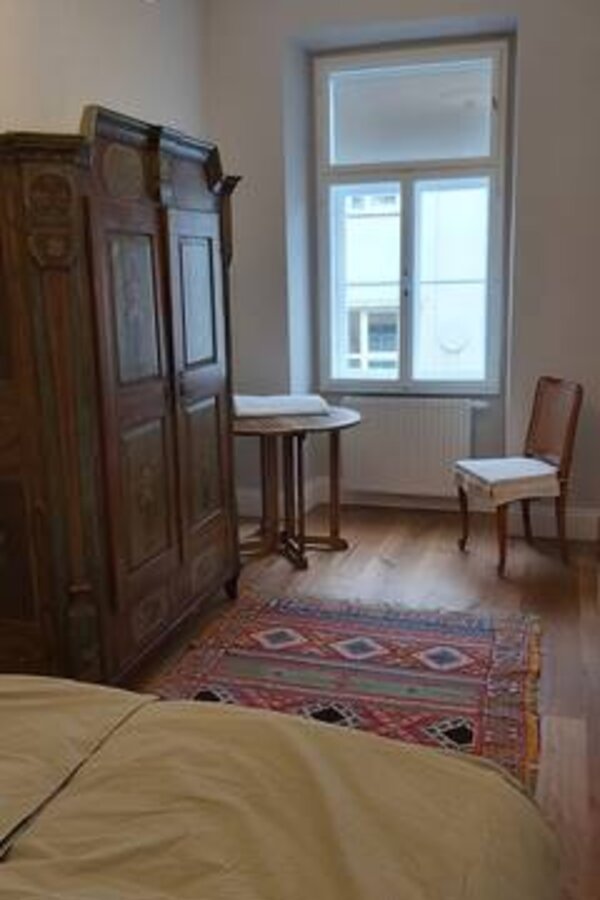 Die Wohnung ist im 4. Stock und ruhig.