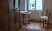 Die Wohnung ist im 4. Stock und ruhig.