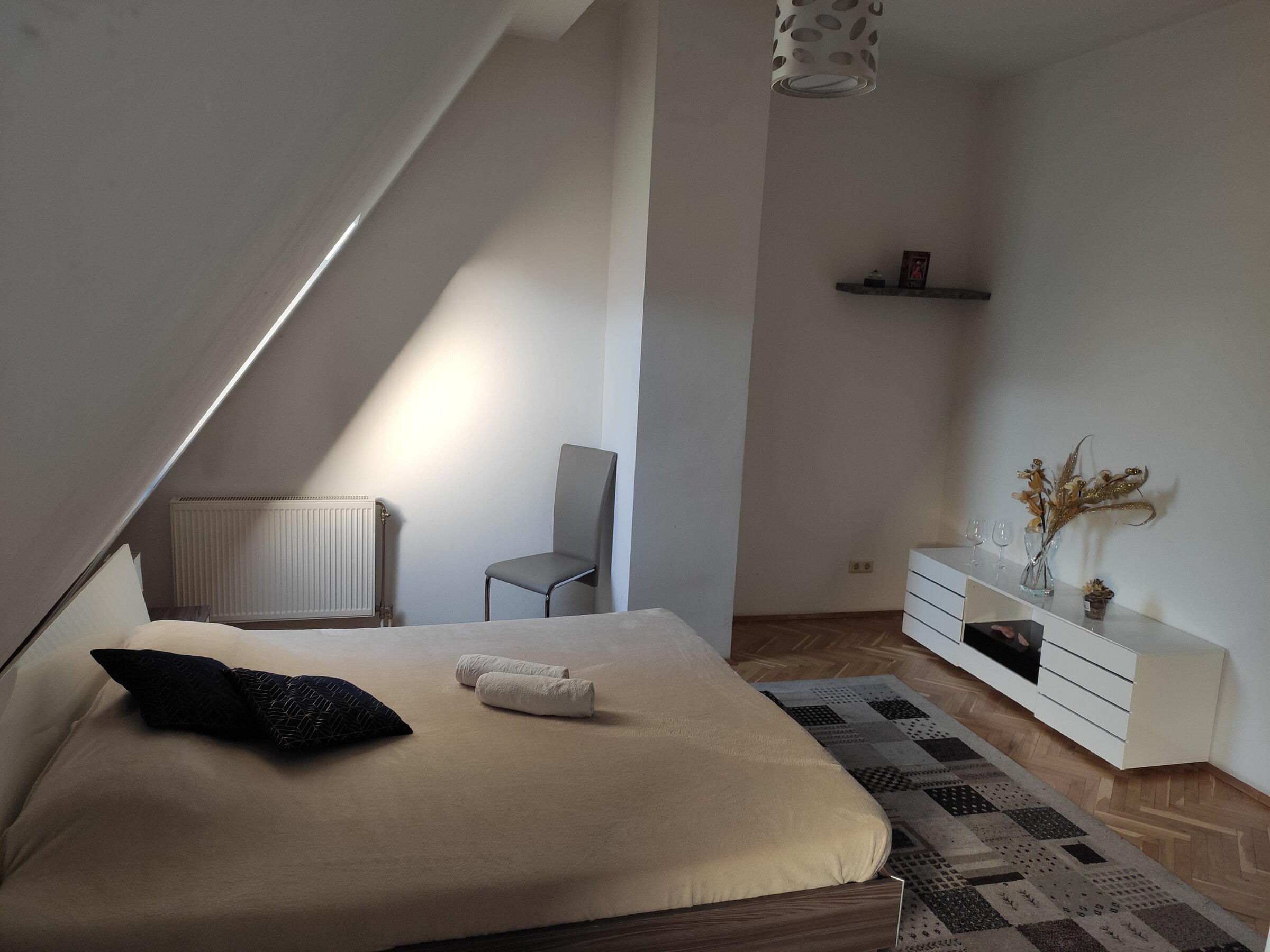 großes Schlafzimmer