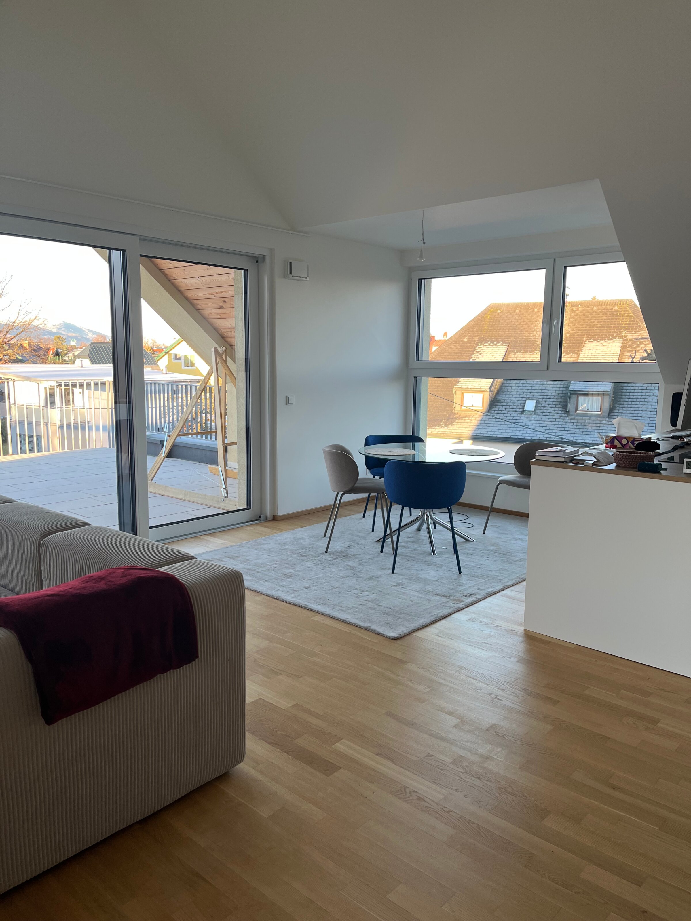 Bright living area with rooftop terrace – 2-room apartment, short-term rental & temporary housing for 1 to 6 months in Salzburg