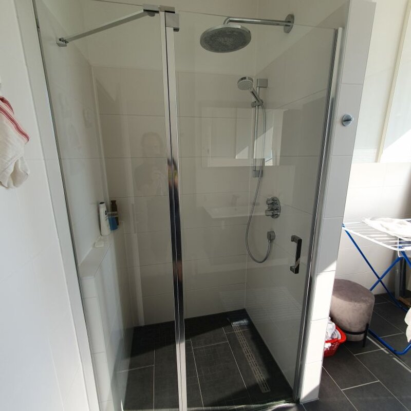Bathroom 02