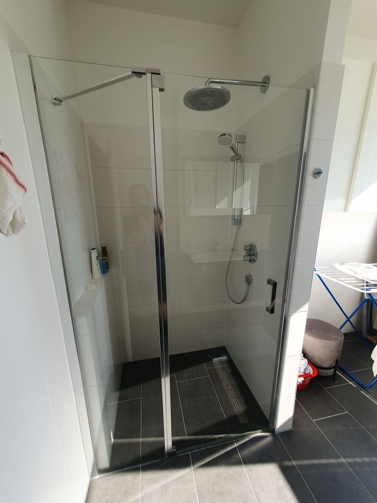 Bathroom 02