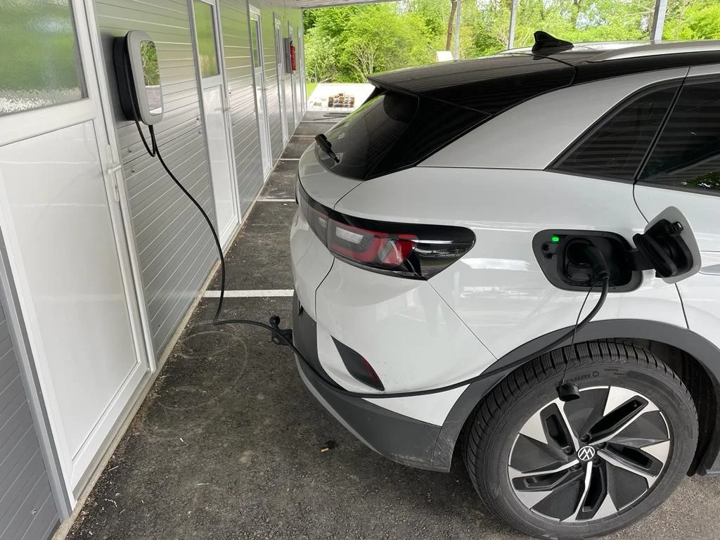 Foto Carport mit E-Ladestation