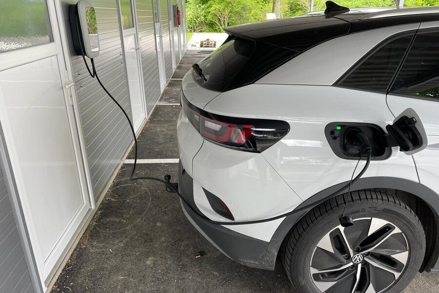 Foto Carport mit E-Ladestation