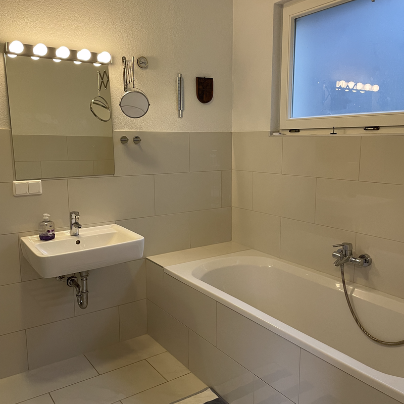 Bad mit Wanne