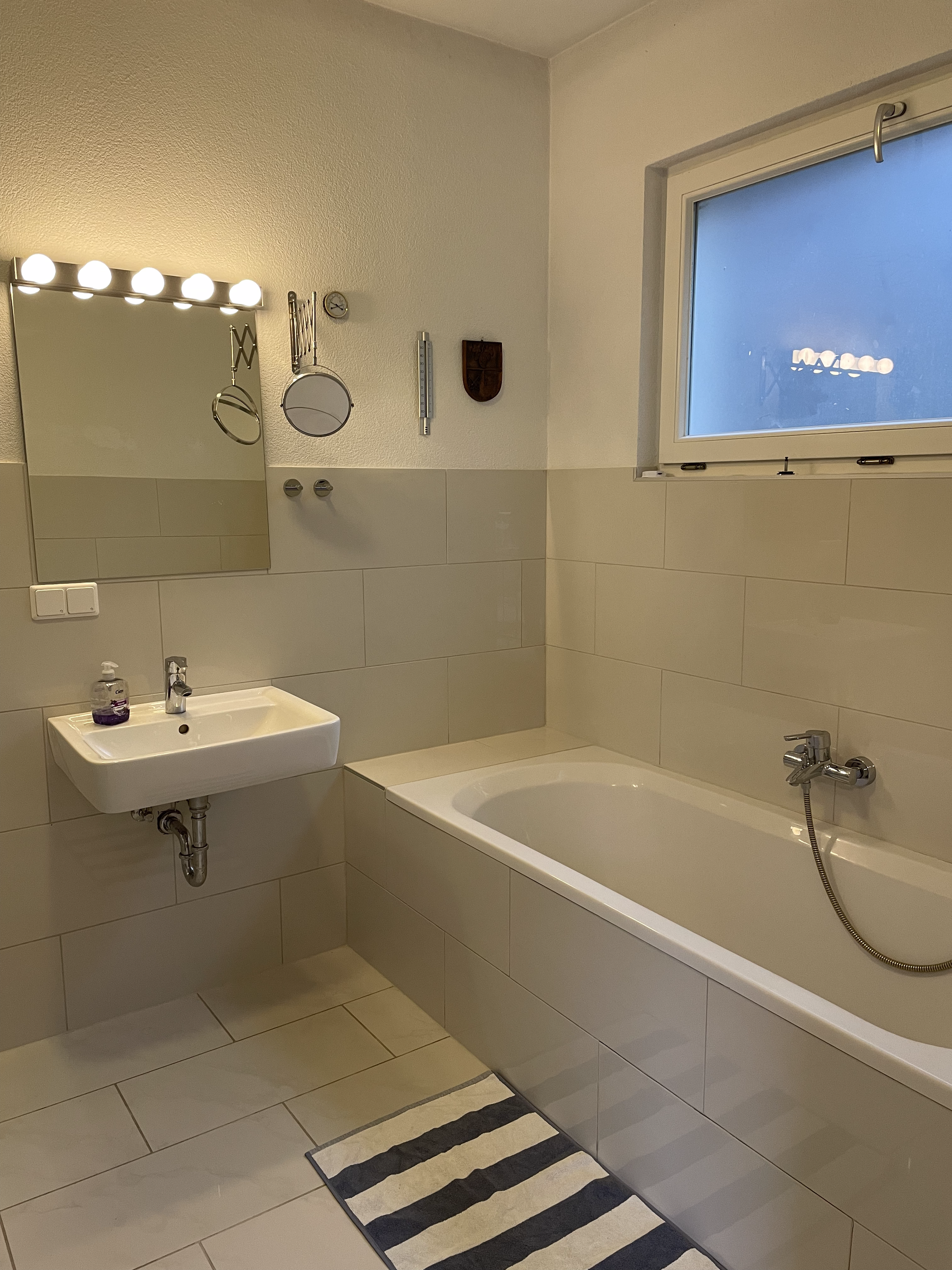 Bad mit Wanne